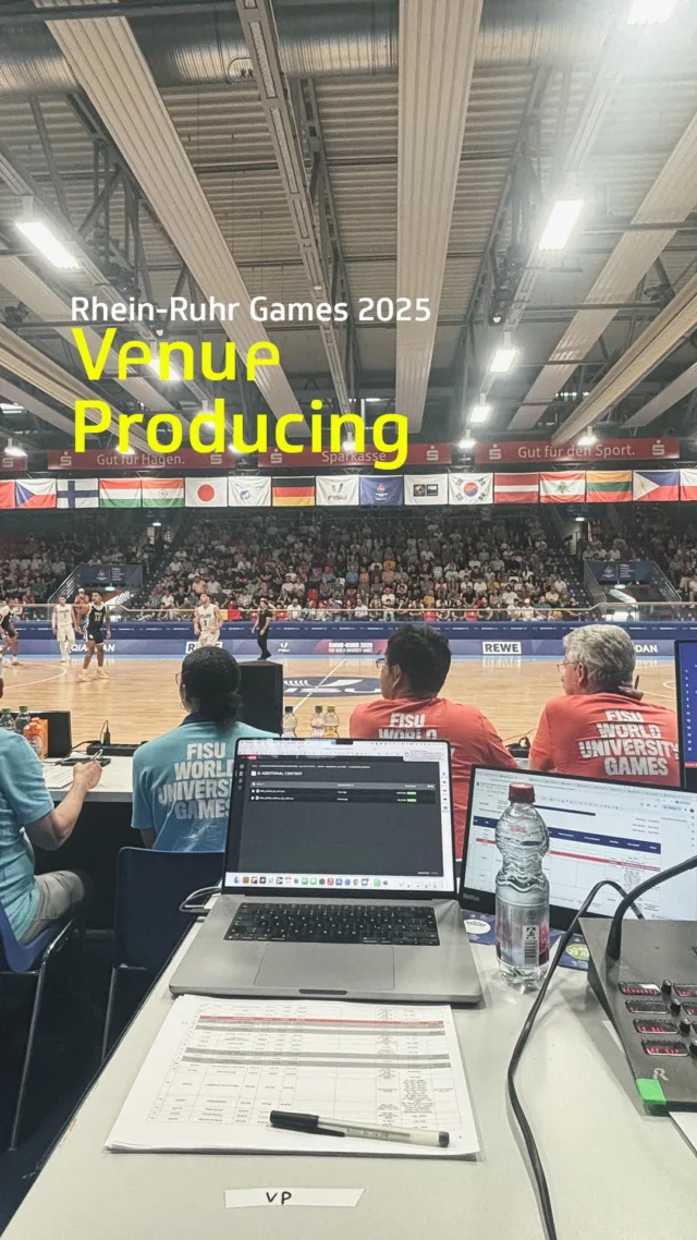 Rhein-Ruhr FISU World University Games 2025Bei den @rhineruhr2025 treffen internationale Spitzenleistungen auf studentisches Engagement. 🏅Insgesamt 18 Disziplinen, fünf Städte und unzählige Begegnungen. 🌍 Für uns als Projektscheune ein besonderes Event – nicht nur wegen der sportlichen Vielfalt, sondern auch durch das Zusammenkommen von Volunteers und Professionals um für Student*innen ein einmaliges Sporterlebnis zu schaffen. Beim Basketball war @elmar_burke als Venue Producer am Spielort in Hagen im Einsatz. Er sorgt dafür, dass Ton, Licht, Screens und Zeitplan auch im Hintergrund reibungslos ineinandergreifen, damit für Teilnehmer*innen und Zuschauer*innen ein unvergessliches Erlebnis entsteht. 🏀 🎉Solche Events zeigen, wie viel entsteht, wenn sportliche Leidenschaft auf Organisationstalent und Gemeinschaft trifft. Wir freuen uns, Teil davon gewesen zu sein.Danke an alle, die im direkten EVP-Team in Hagen mitgewirkt haben. Alle die wir hier finden können sind: @tomschachtsiek @kisotheofficial @thommyfox #rhineruhr2025 #fisu #rheinruhr25 #venueproducing #sportverbindet #eventmanagement #studentensport #behindthescenes #teamevent